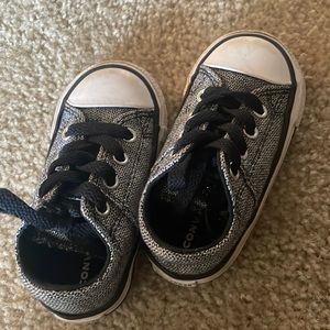 Black/white Chuck Taylor Converse All Star Low Tops Size 5